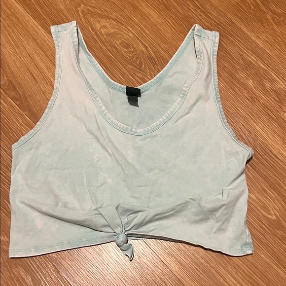 Wild Fable Light green Knot Front Tank Top cropped medium - Picture 1 of 4